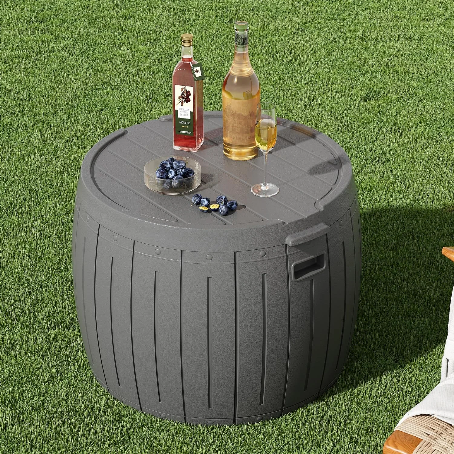 ZZM 33 gallon round deck box, front view